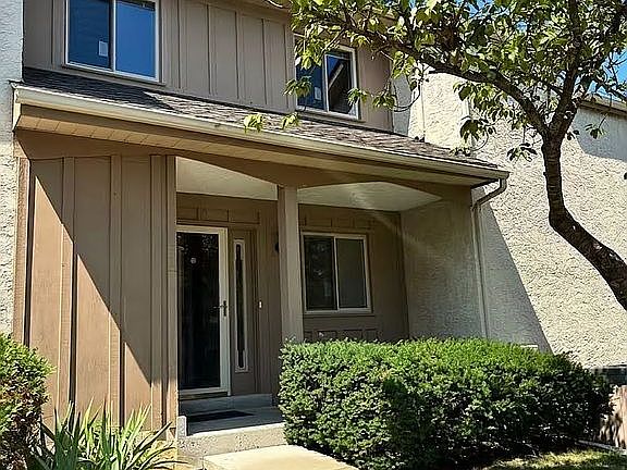 3rd image of 121 Josephs Way