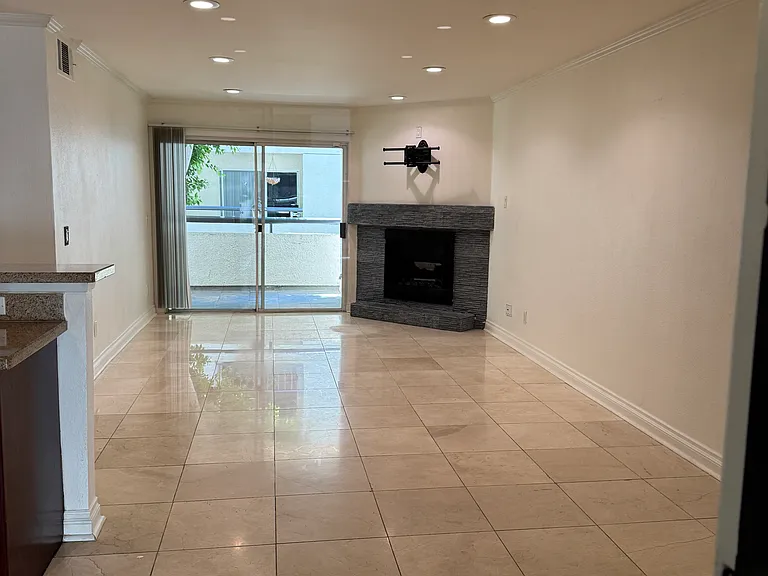 5510 Owensmouth Ave #123 — Photo 14
