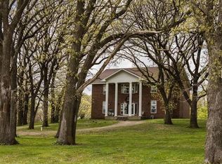 20708 Finch Ave, Clear Lake, IA 50428