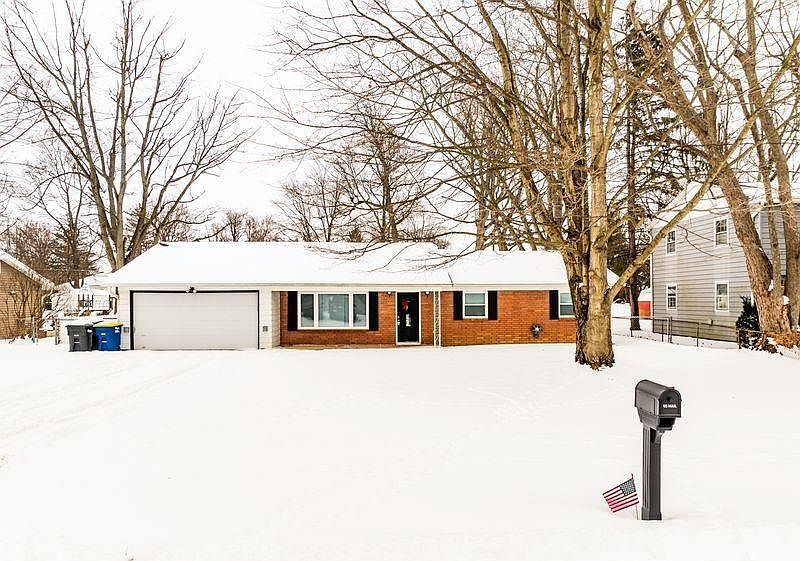 1st image of 2000 N Alden Rd