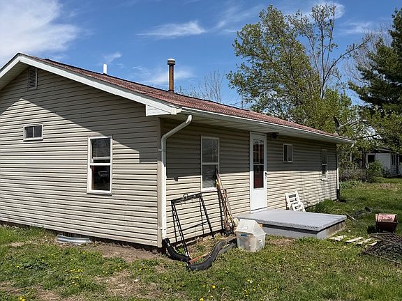 3rd image of 520 W Clay St