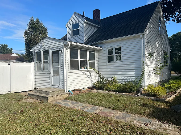 Meadow St — Photo 10