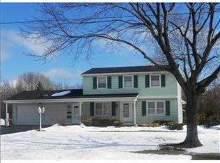 180 Summit Hill Dr, Rochester, NY 14612