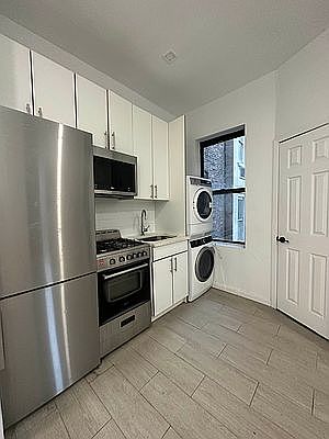 2nd image of 24 Saint Marks Pl APT 9