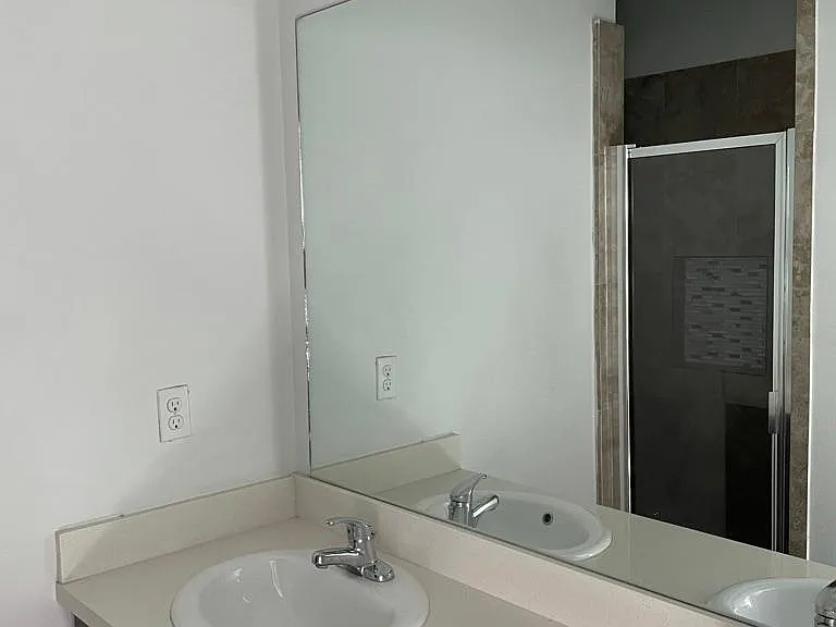 2-3605 Valeria St #2 — Photo 9