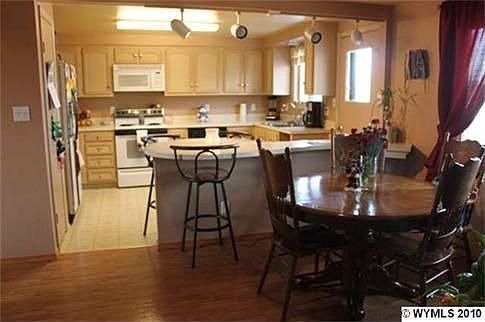 3rd image of 613 Dinwoody Cir
