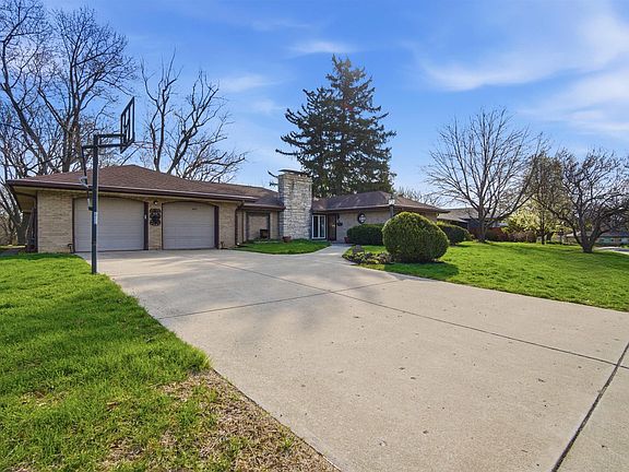 3rd image of 4042 N Brookmont Rd