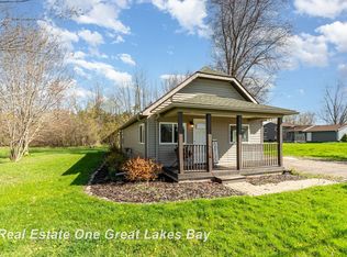 2233 E Stewart Rd, Midland, MI 48640
