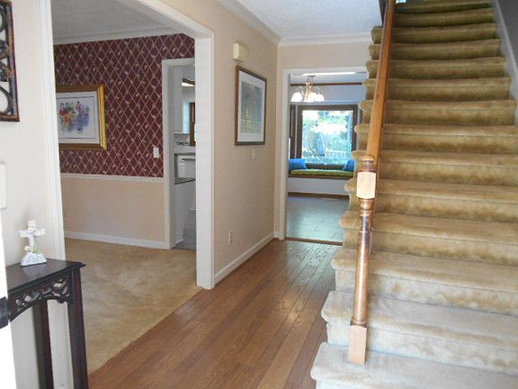 2nd image of 140 Waterford Dr