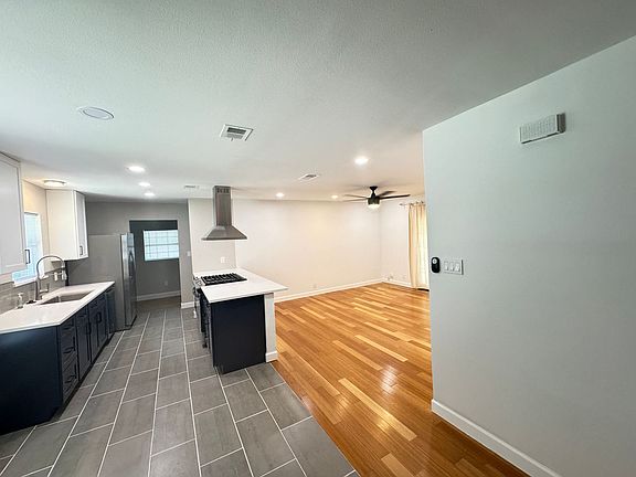 5th image of 8711 Brookfield Dr