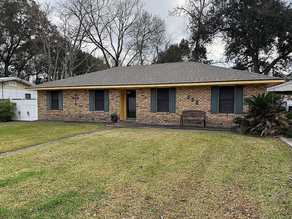 1st image of 322 Crestlawn Dr