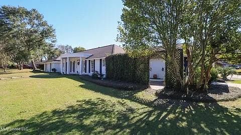 5th image of 2613 Evergreen Ln