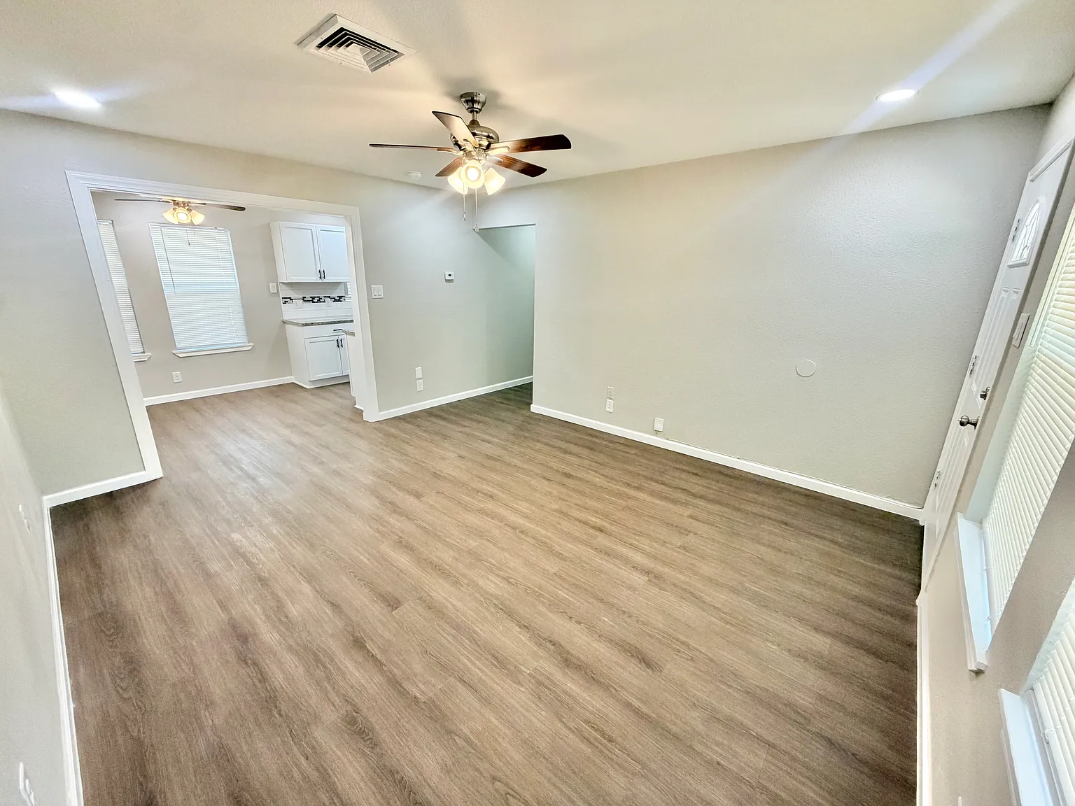 5 bed, 1900 sqft, $1,795 — Photo 4
