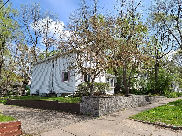 217 River St — Photo 2