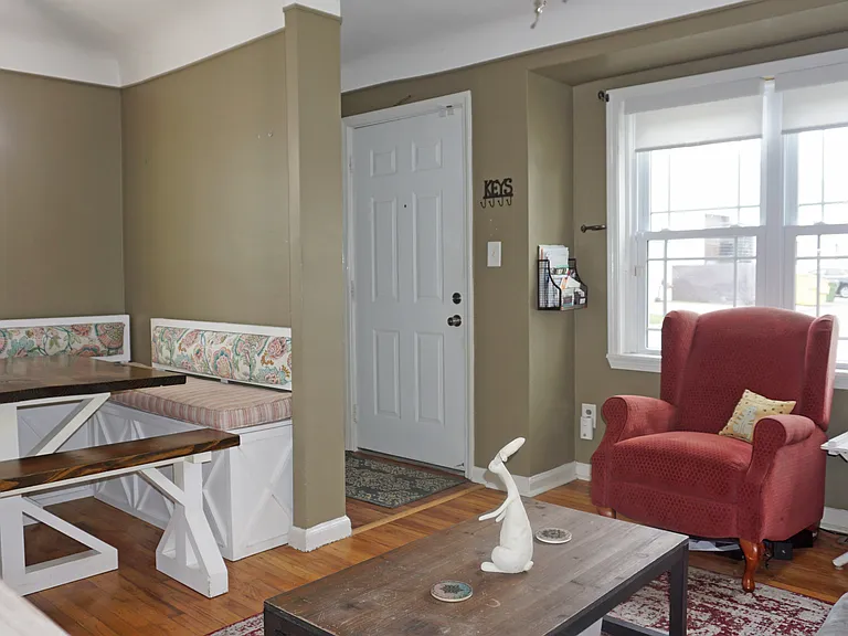 1858 Farrow St — Photo 10