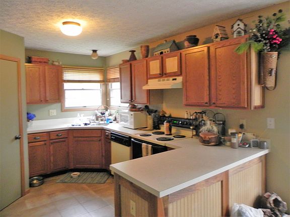 3rd image of 6401 Fountainview Ct