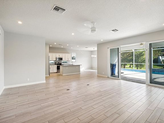 4th image of 2060 46th Avenue