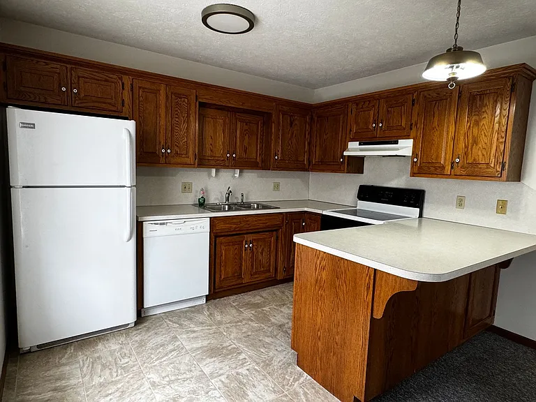 127 E Adams St #B7 — Photo 7