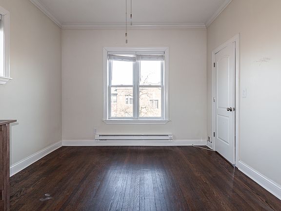 3rd image of 925 W Waveland Ave #3A
