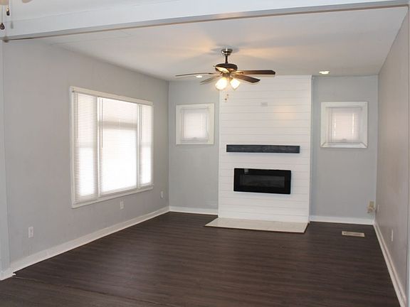 3rd image of 3111 N Central Ave