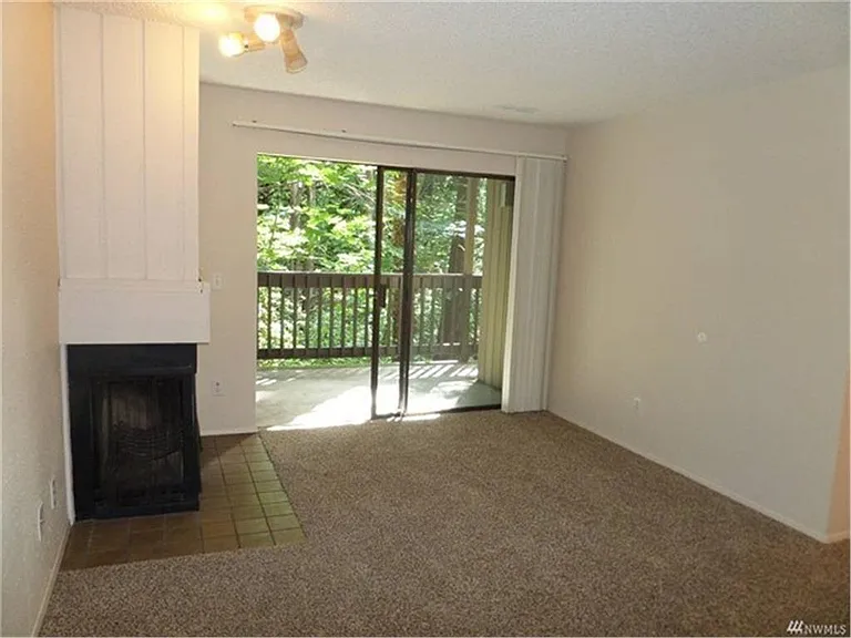 10819 NE 37th Pl #101 — Photo 3