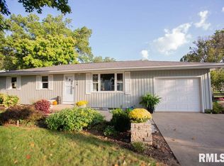 110 W Robinson St, Goodfield, IL 61742