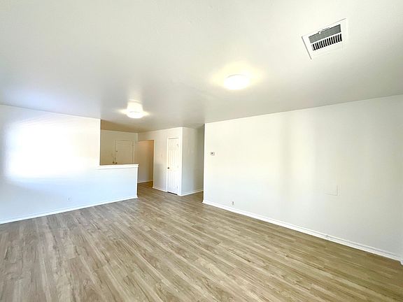 4th image of 271 Caddo