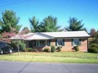 312 French St, Pearisburg, VA 24134