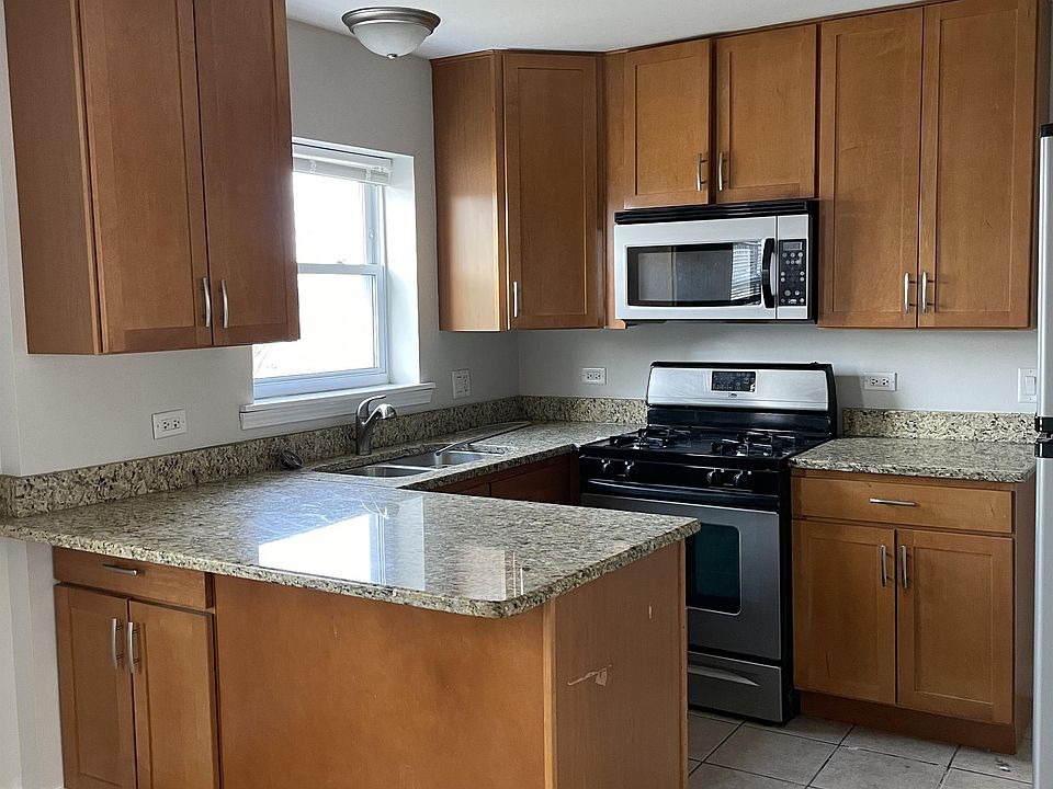 1st image of 301 Bluff Ave APT 2W