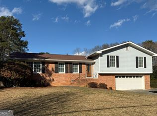 2920 Mountain Breeze Rd SW, Marietta, GA 30064