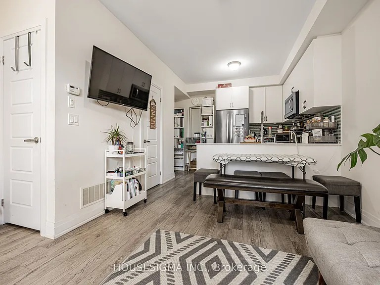 713 Lawrence Ave W #5 — Photo 10