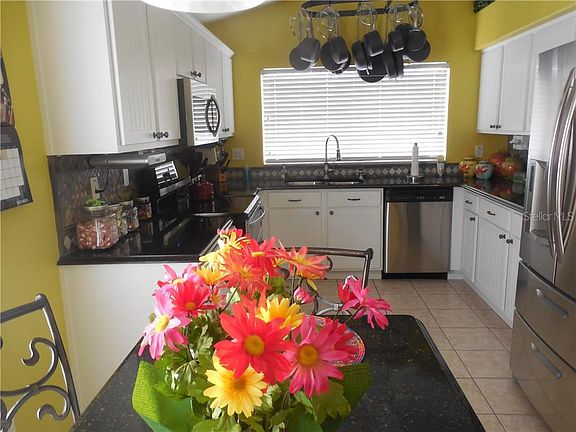 2nd image of 937 Glen Abbey Cir