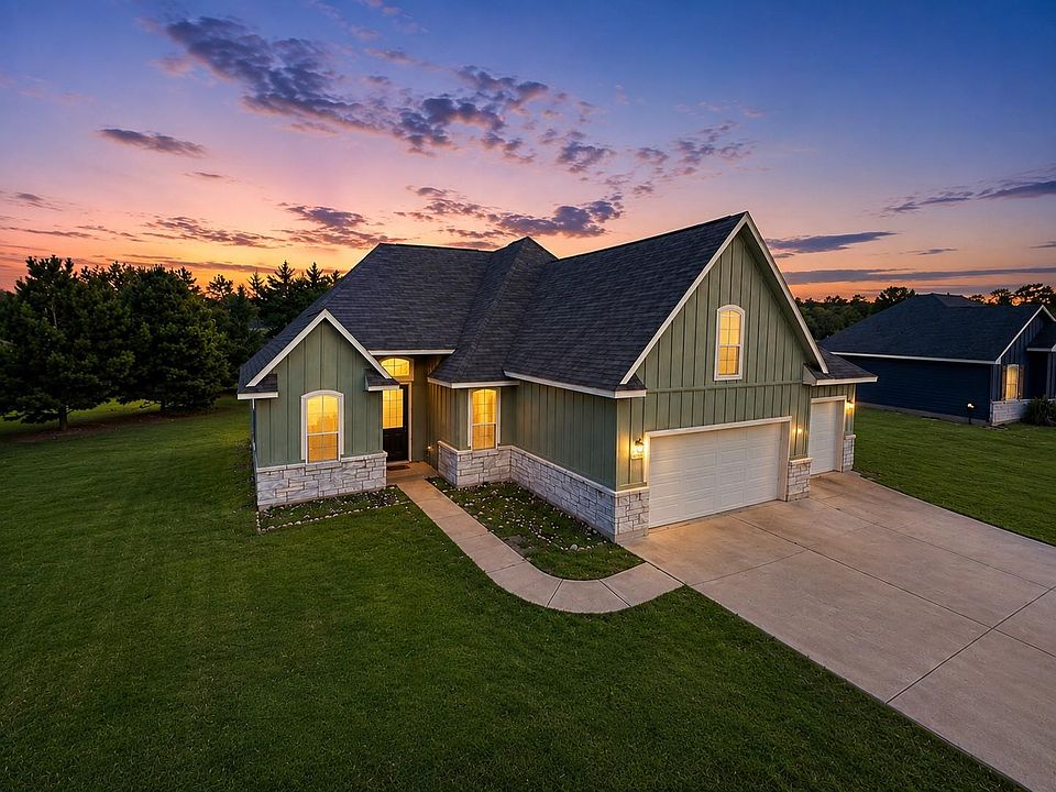 1st image of 26355 Lakeshore Dr