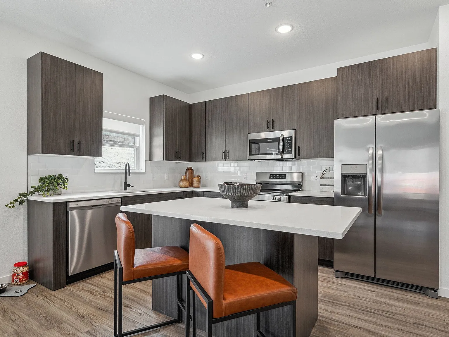 Avalon Apartments & Townhomes — Photo 4