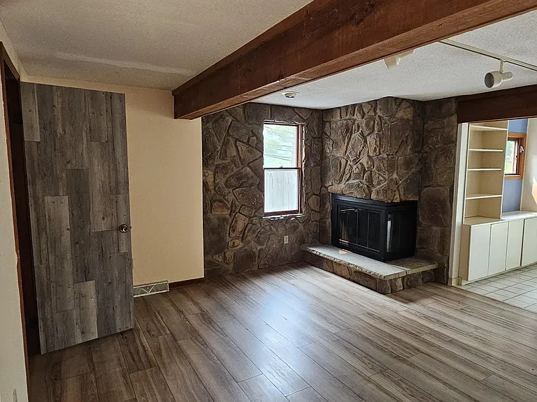 760 Robin Rd — Photo 6