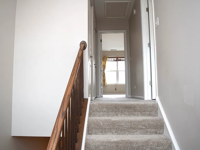 1260 Evergreen Ave — Photo 3