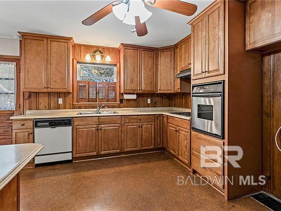 5th image of 1004 Heidi St