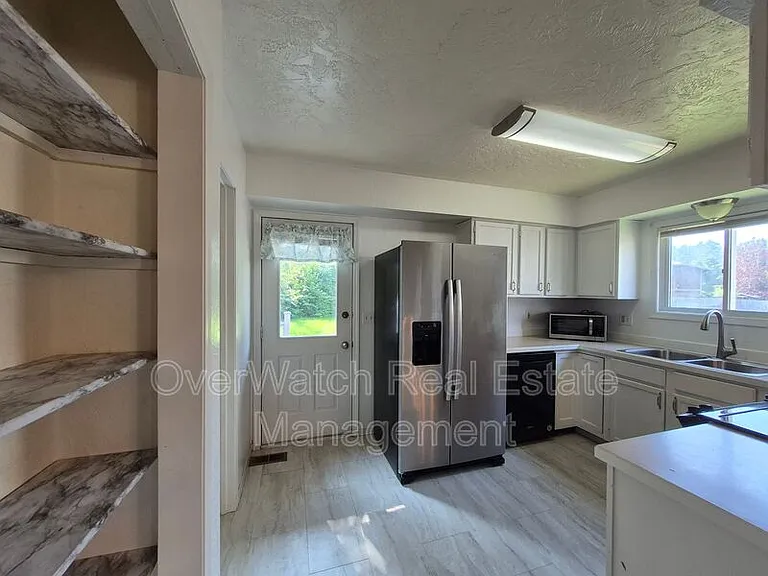 6872 Tamir Ave — Photo 5
