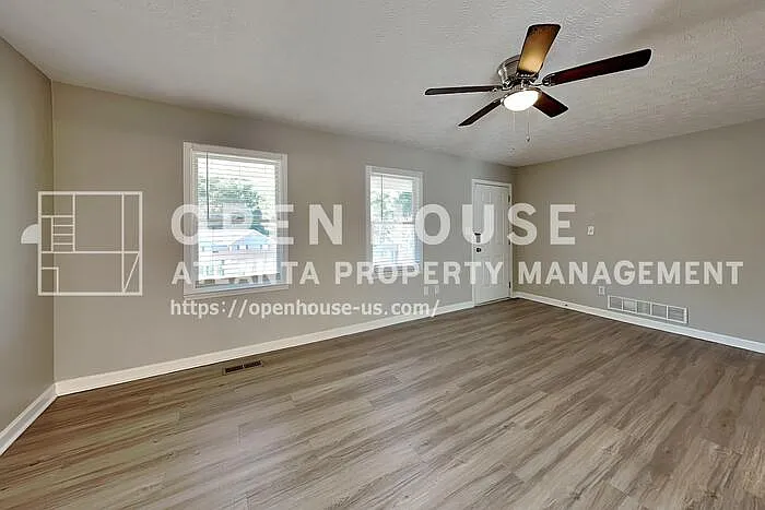 3 bed, 2.0 bath, 1284 sqft, $1,875 — Photo 4
