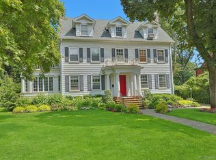 49 Overlook Cir, New Rochelle, NY 10804