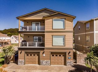 3866 NW Jetty Ave, Lincoln City, OR 97357
