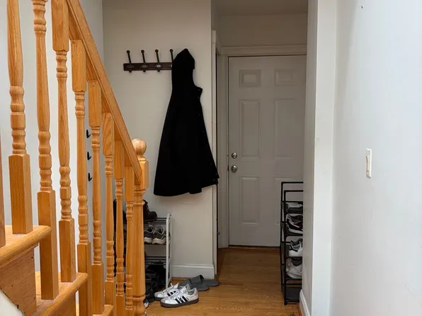 307 Pine St APT 3F, Philadelphia, PA 19106