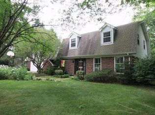 19055 W Hillcrest Ct, New Berlin, WI 53146