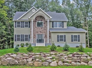 39 Swan Hollow Rd, New Windsor, NY 12553