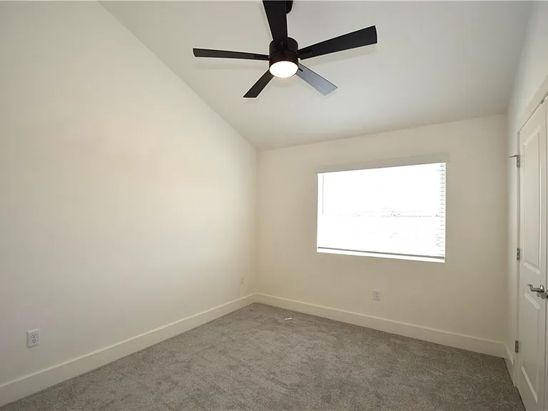 470 Amethyst Rd — Photo 18