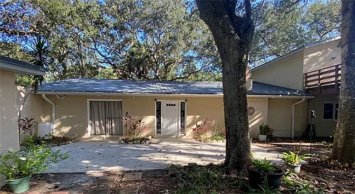 3 Elizabeth Dr E Photo 1