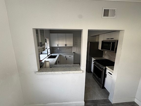 4th image of 14404 Plummer St Unit 103