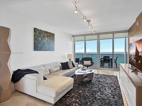 5th image of 19111 Collins Ave APT 1603