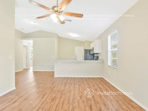 4th image of 1028 Florida Holly Dr