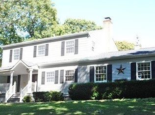 17 Chestnut Stump Rd, Northport, NY 11768